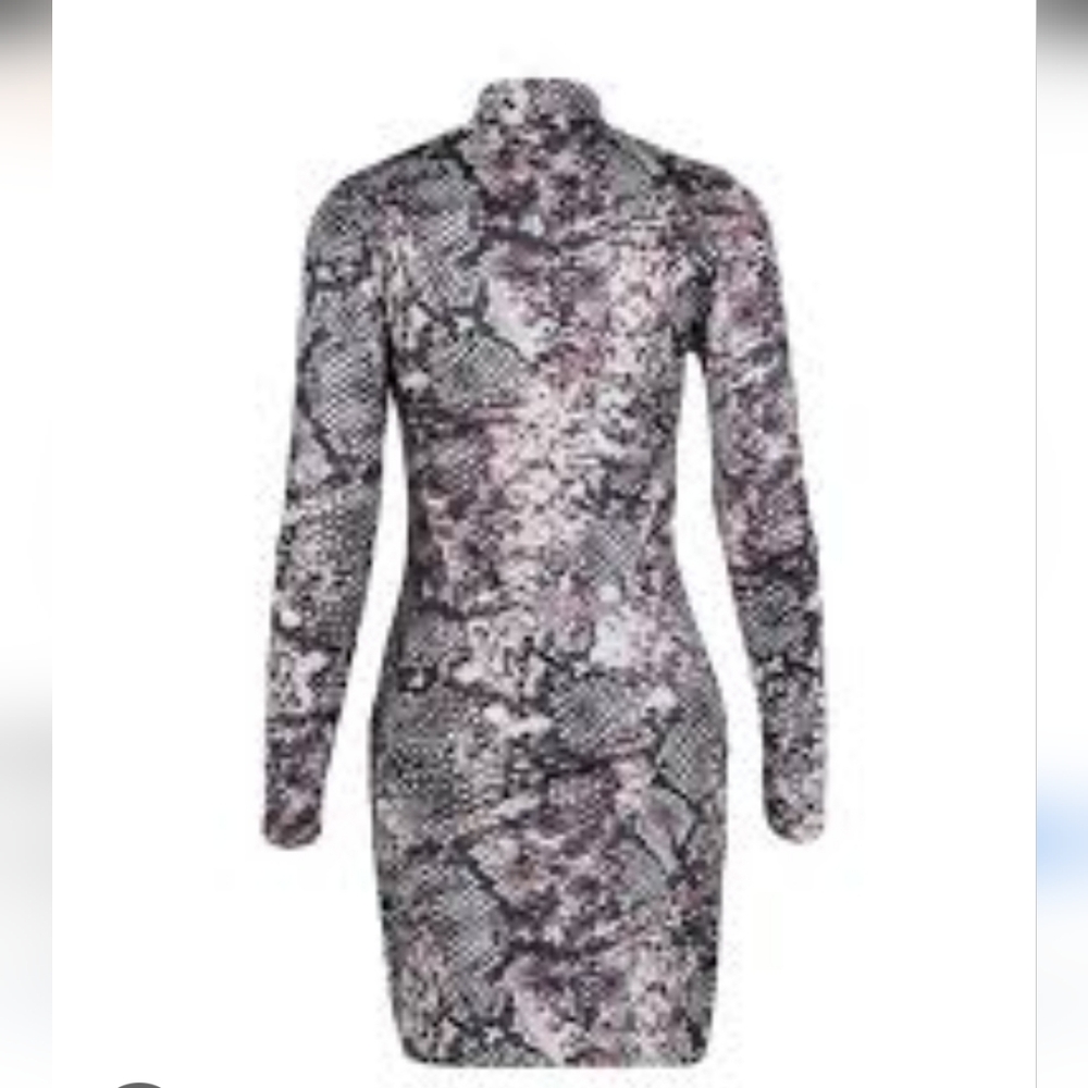 NWOT Stylish Black and White Snakeskin Patterned Dress, Stretchy